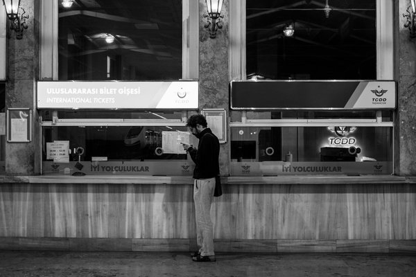 Explore the Evolution of British Fashion: Top Guided Tours and Iconic Locations to Visit