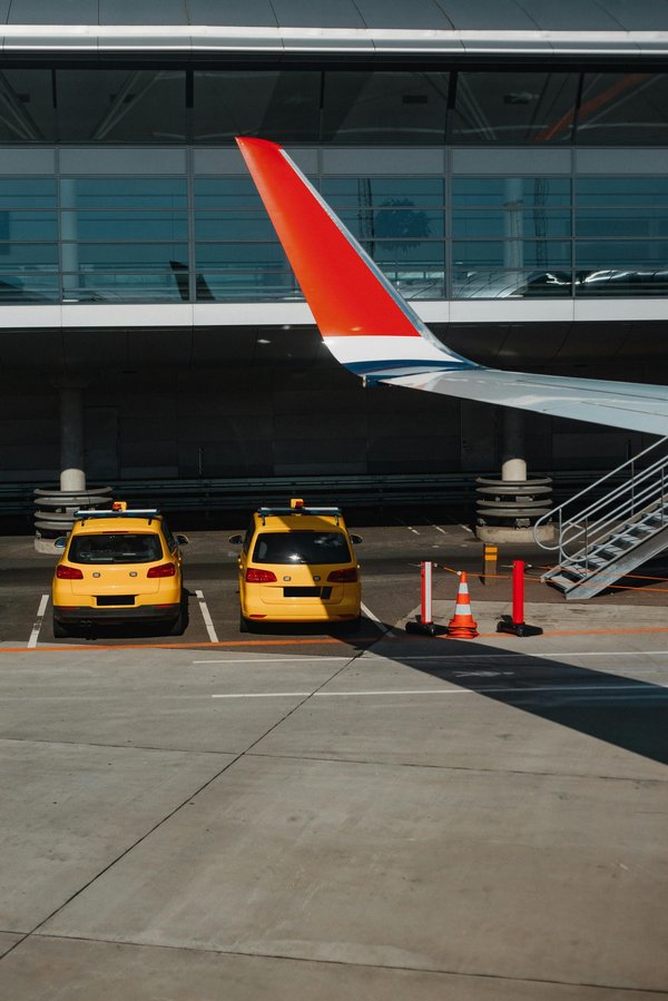Reliable transfers from lyon airport: your ultimate taxi guide
